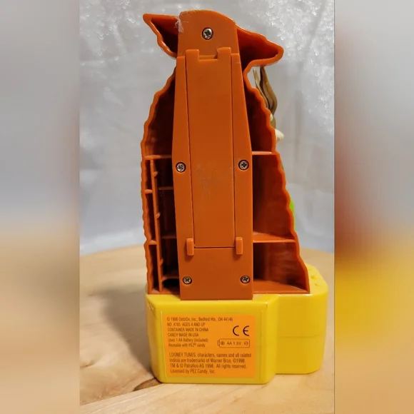 Pez 1998 Looney Tunes Wile E. Coyote and Road Runner Candy Hander - Picture 4 of 12